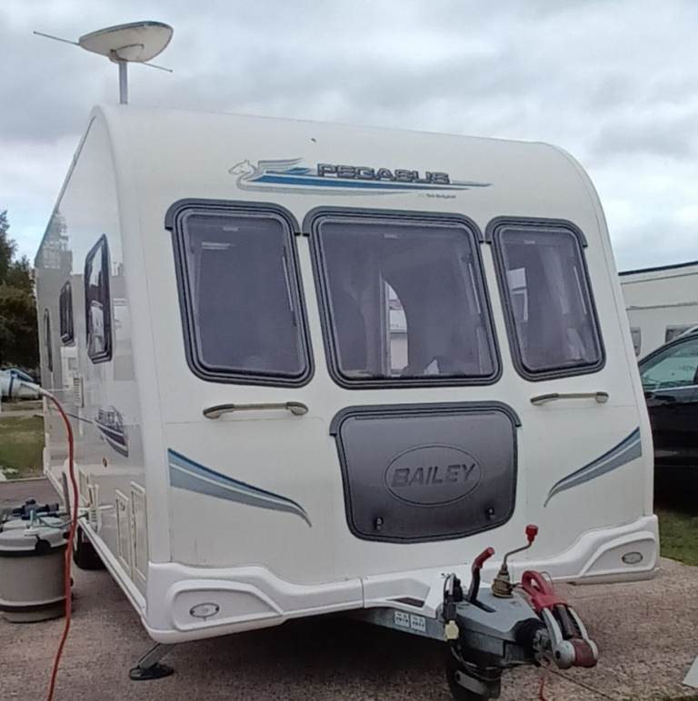 Bailey pegasus 534 solar panel/motor mover 4 berth