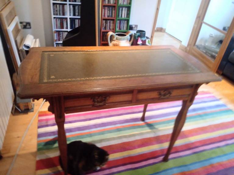 Lovely writing table