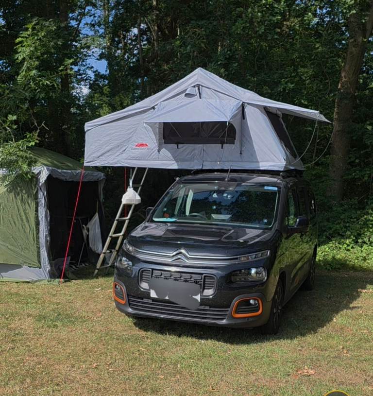 Extended Ventura Deluxe 1.4 Roof Top Tent + Annex