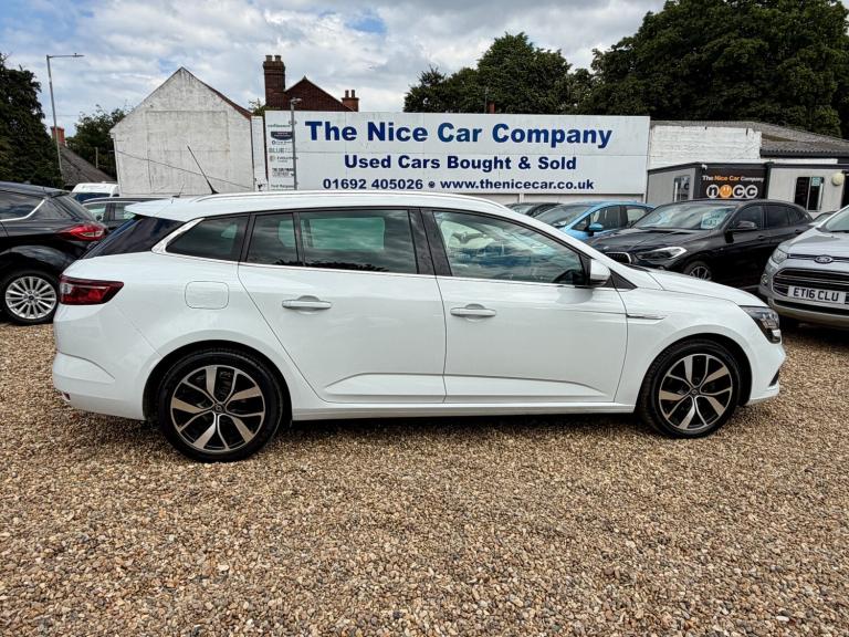 2020 Renault Megane 1.5 Blue dCi 115 Iconic 5dr Auto ESTATE Diesel Automatic