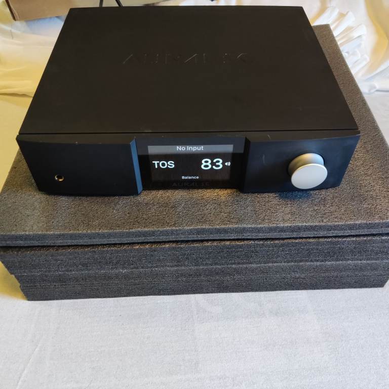 Auralic Altair G1 Streamer / DAC / Pre‑Amp With Remote + 1TB SSD Installed
