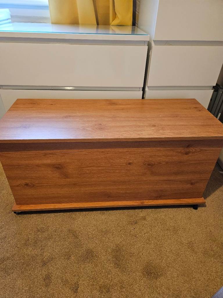 Storage chest 