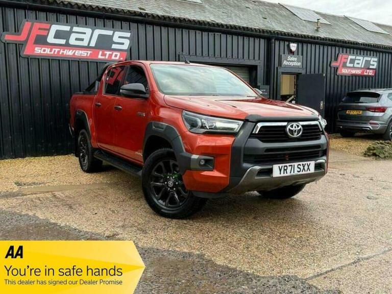 TOYOTA HILUX 2.8 D-4D Invincible X Auto 4WD Euro 6 (s/s) 4dr 2021
