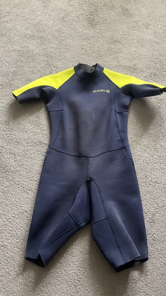 Decathlon kids wet suit 10/12 years 