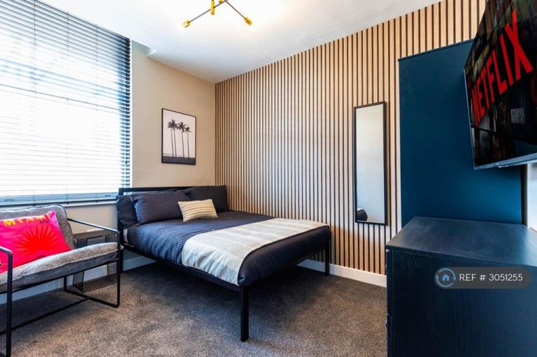Studio flat in Royal Avenue, Scarborough, YO11 (#3051255)