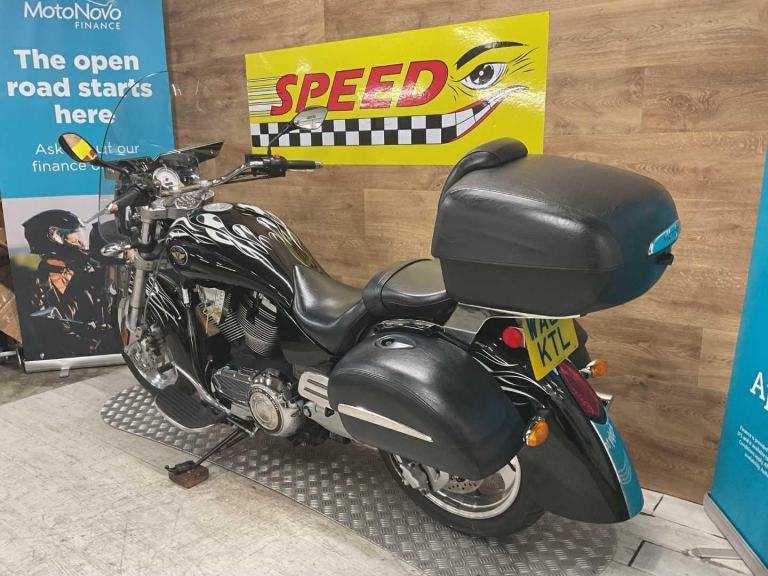 HARLEY-DAVIDSON STREETGLIDE