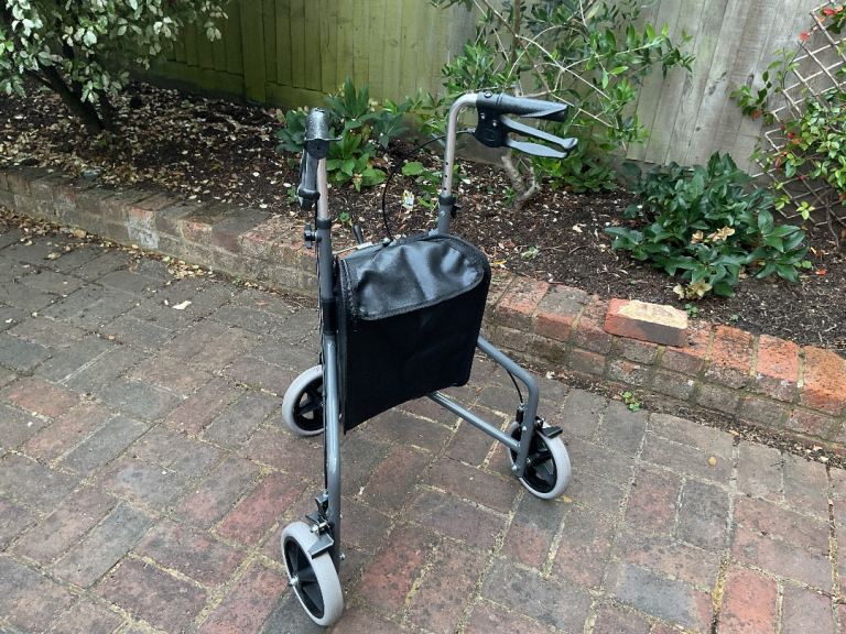 Urathon Aluminium Three-Wheeled Walker –  as good as new 