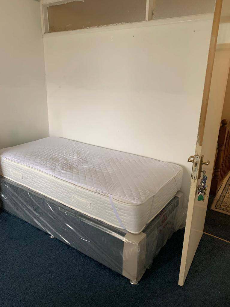 1 Furnished Room left at sharing flat available. £600pm for single/£1000pm for couple, incl costs