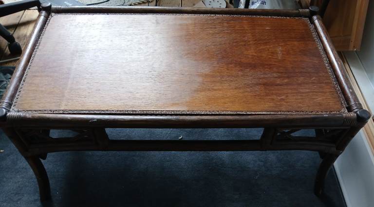 Wooden pine coffee table - Bearwood 