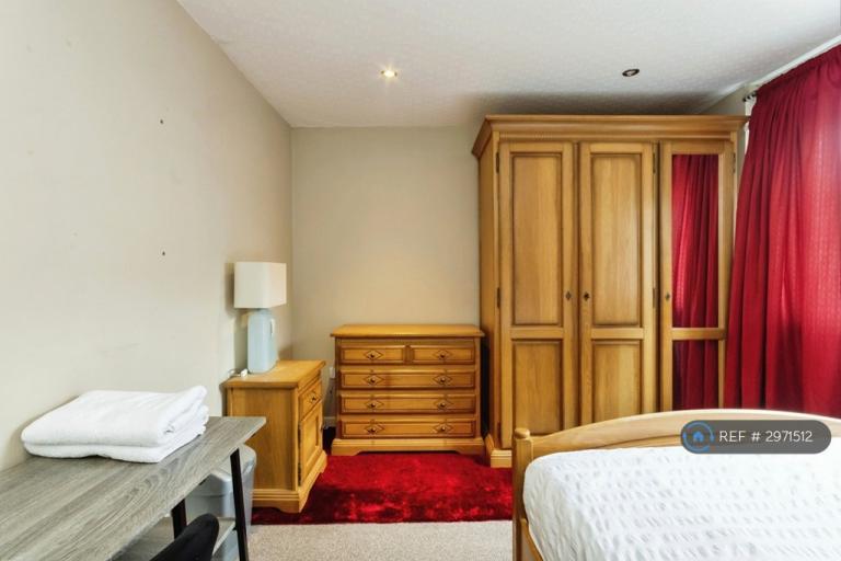 1 bedroom in Auckland Close, Nottingham, NG7 (#2971512)