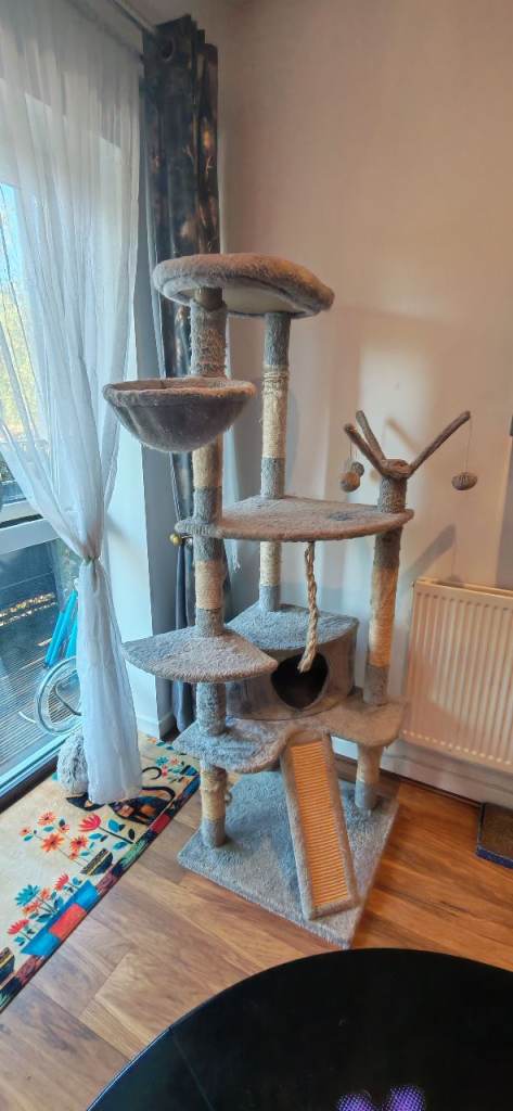 Cat Tower / Cat Tree 