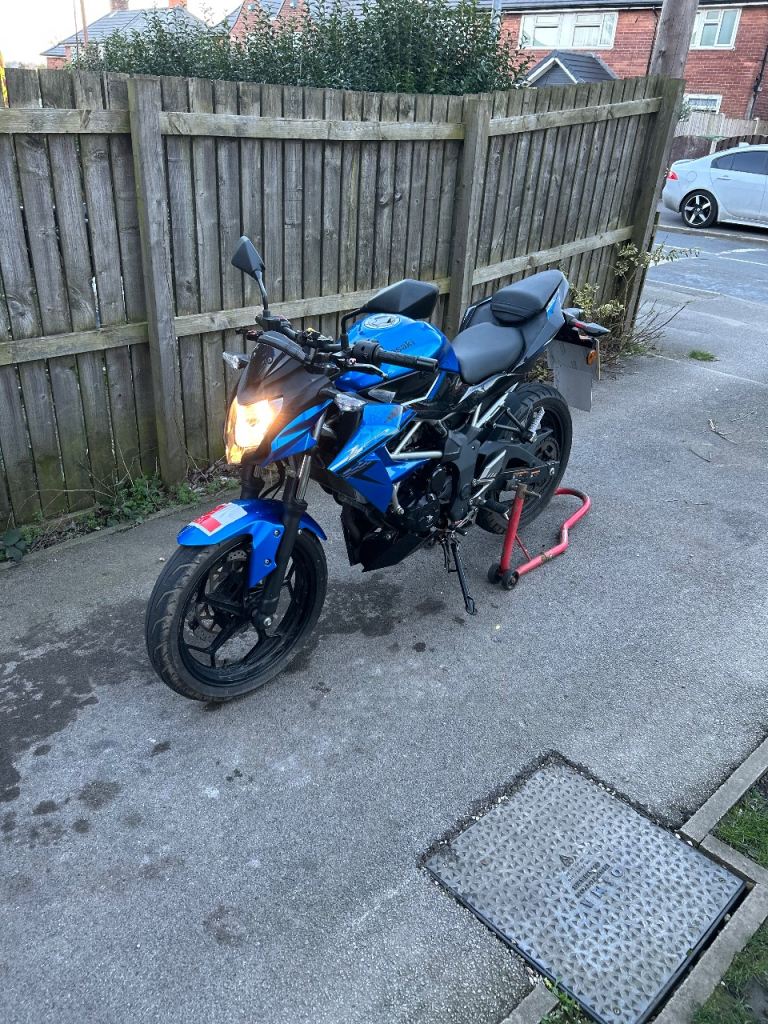 2019 Kawasaki Z125 Blue - 3100 mls