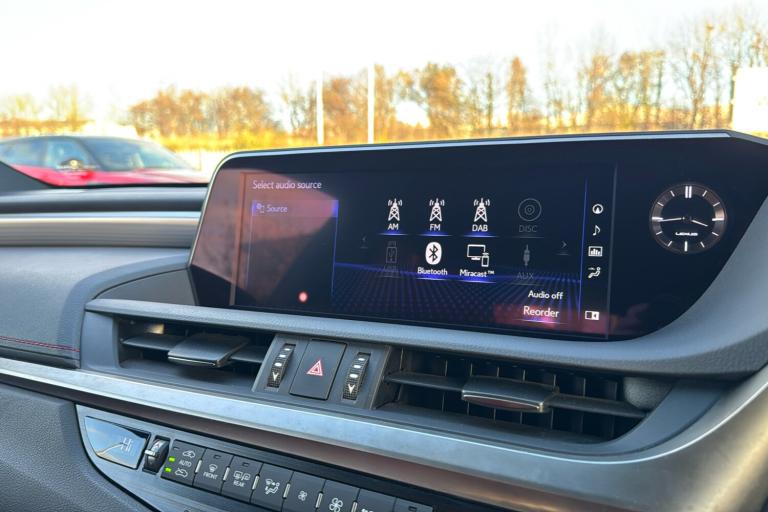  Lexus Es 2.5 300h F Sport Saloon 4dr Petrol Hybrid E CVT Euro 6 s/s 218 Ps