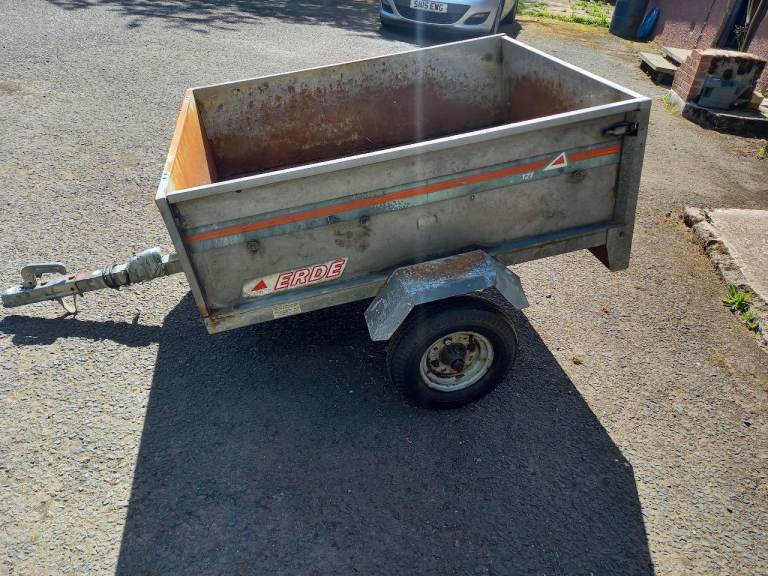 Erde Utility Trailer – Grey, Fair Condition