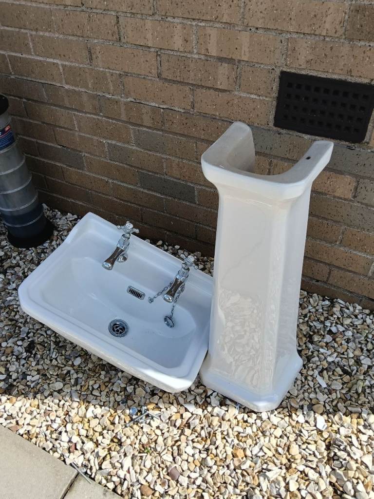 White Ceramic Basin and Pedestal with Taps – Good Condition