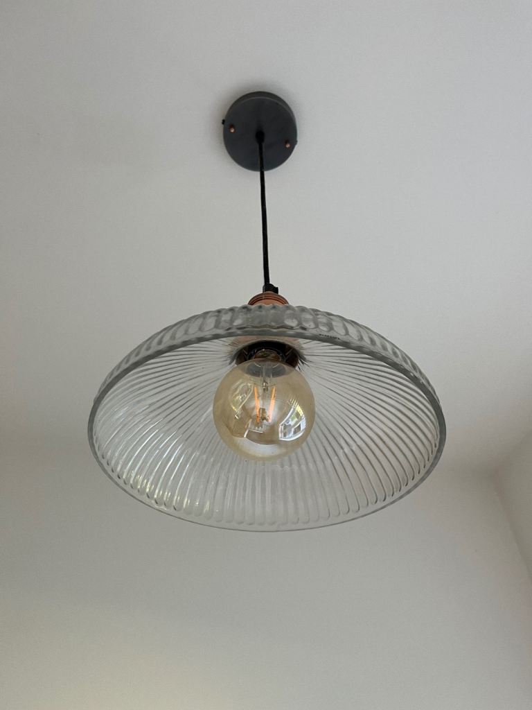 Ceiling pendant light