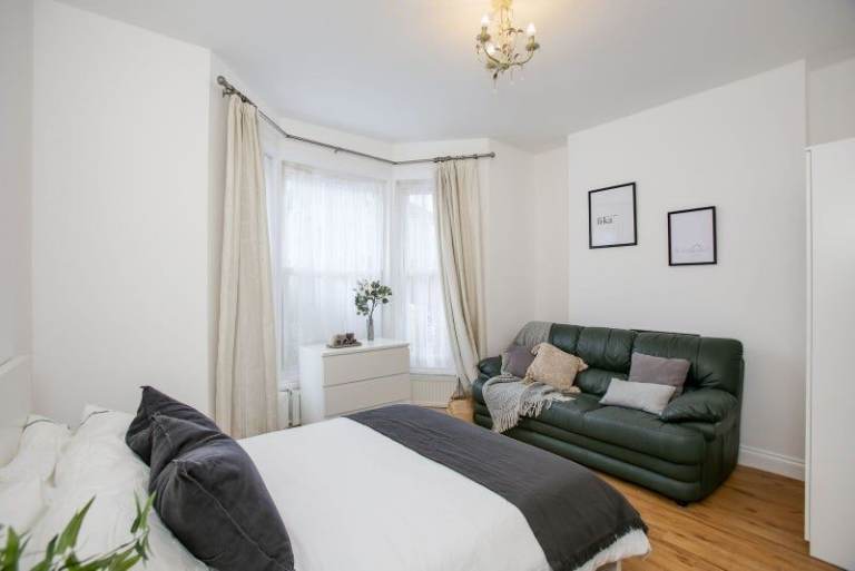 🩶 ROOM AVAILABLE FOR RENT 🤍