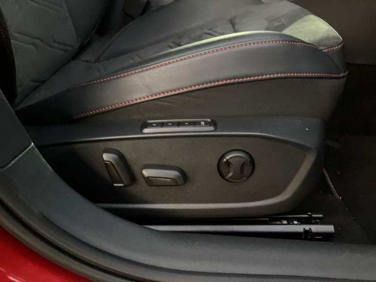 2025 SEAT Leon 1.5 TSI 150 FR Black Edition 5dr [DAP] Hatchback PETROL Manual