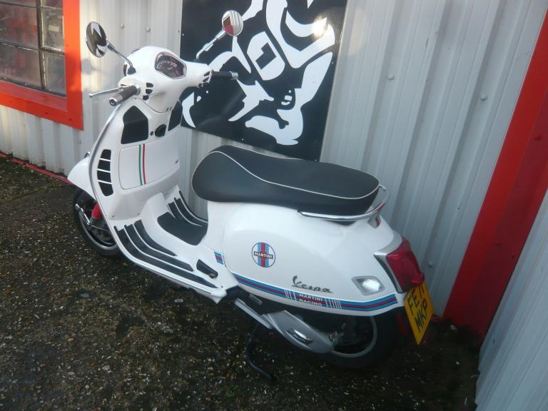 Piaggio Vespa GTS 125 SUPER ONLY 634 MILES 2021 LEARNER LEGAL SCOOTER 50 SH N X 