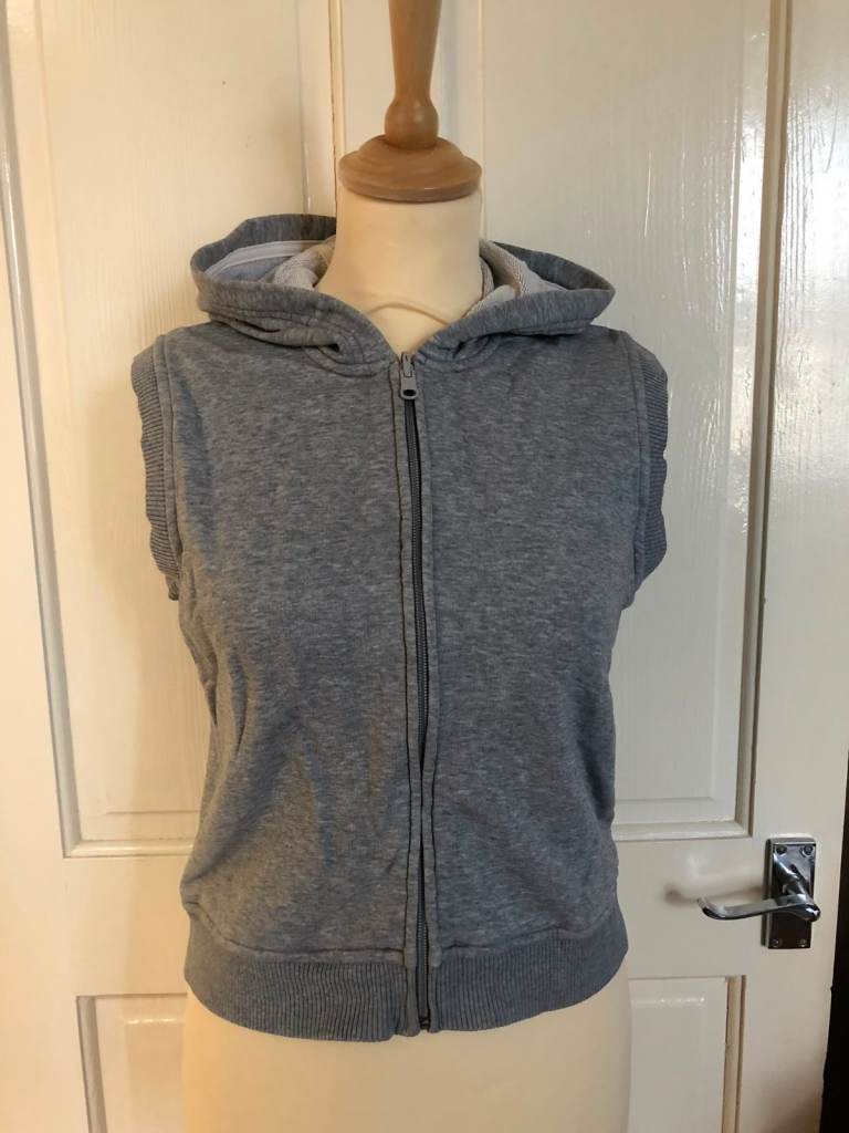S.Oliver Vinatge 90s/y2k Grey Sleeveless Hoodie – Good Condition