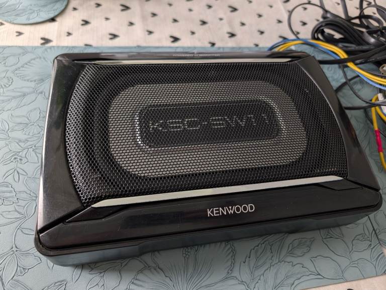 Kenwood under seat subwoofer KSC-SW11 