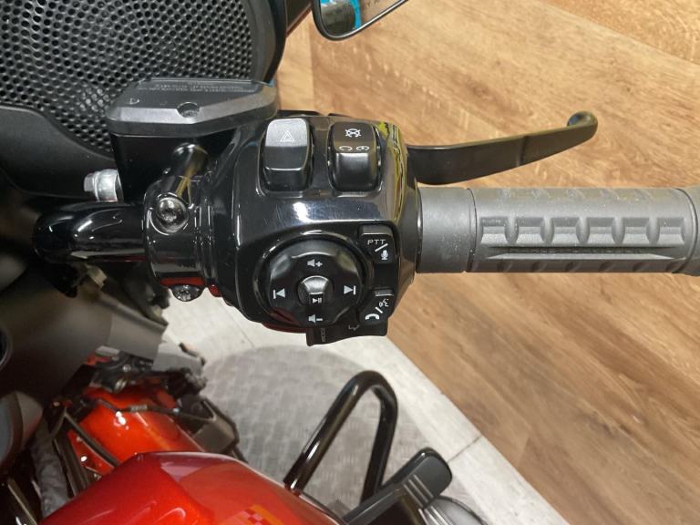 HARLEY-DAVIDSON STREETGLIDE