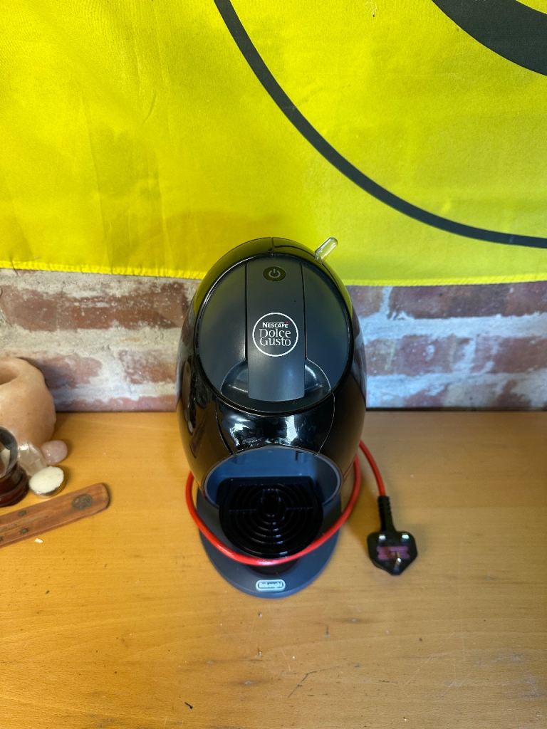 De’Longhi Nescafé Dolce Gusto Jovia Coffee Pod Machine Black 