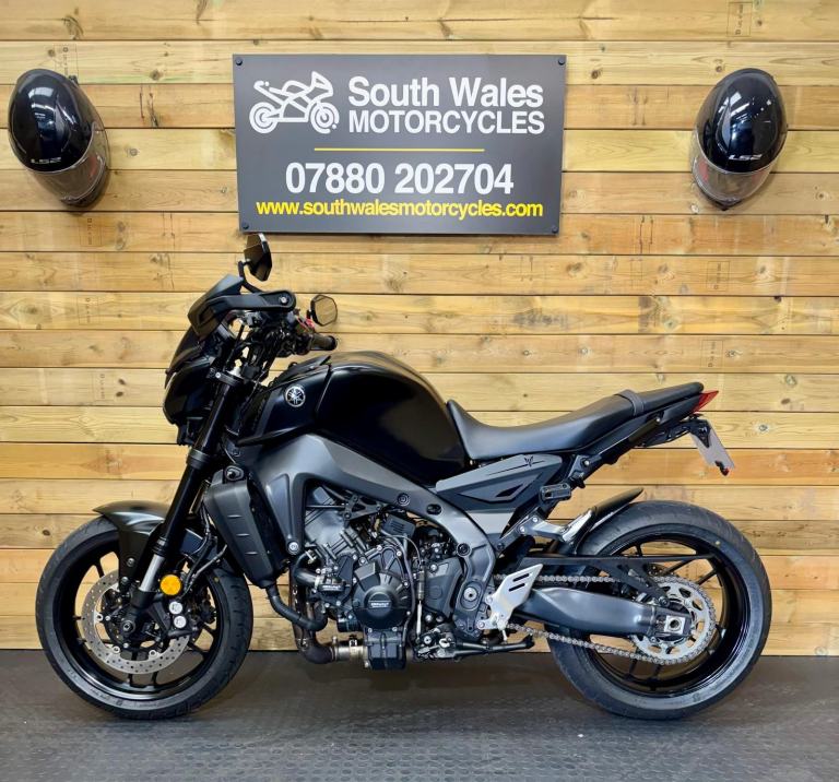 Yamaha MT-09 : 2024 model : only 4512 miles 