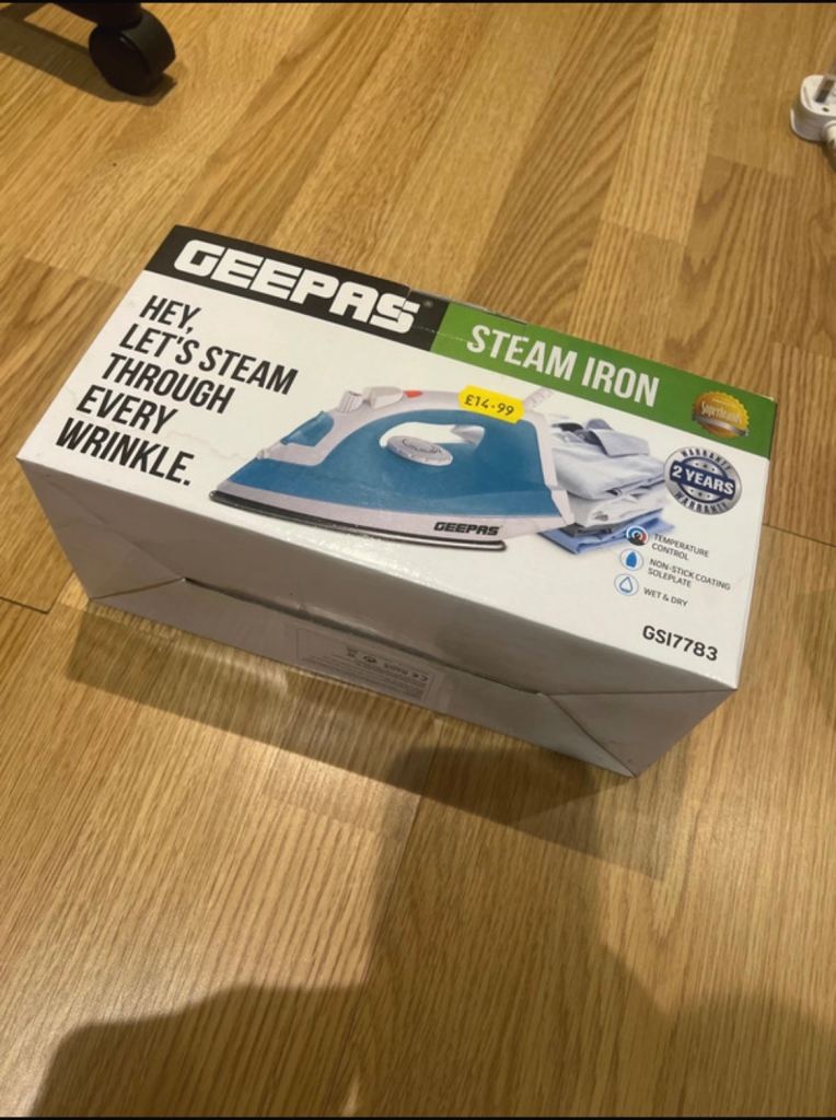 Geepas Steam Iron - Brand New in Box