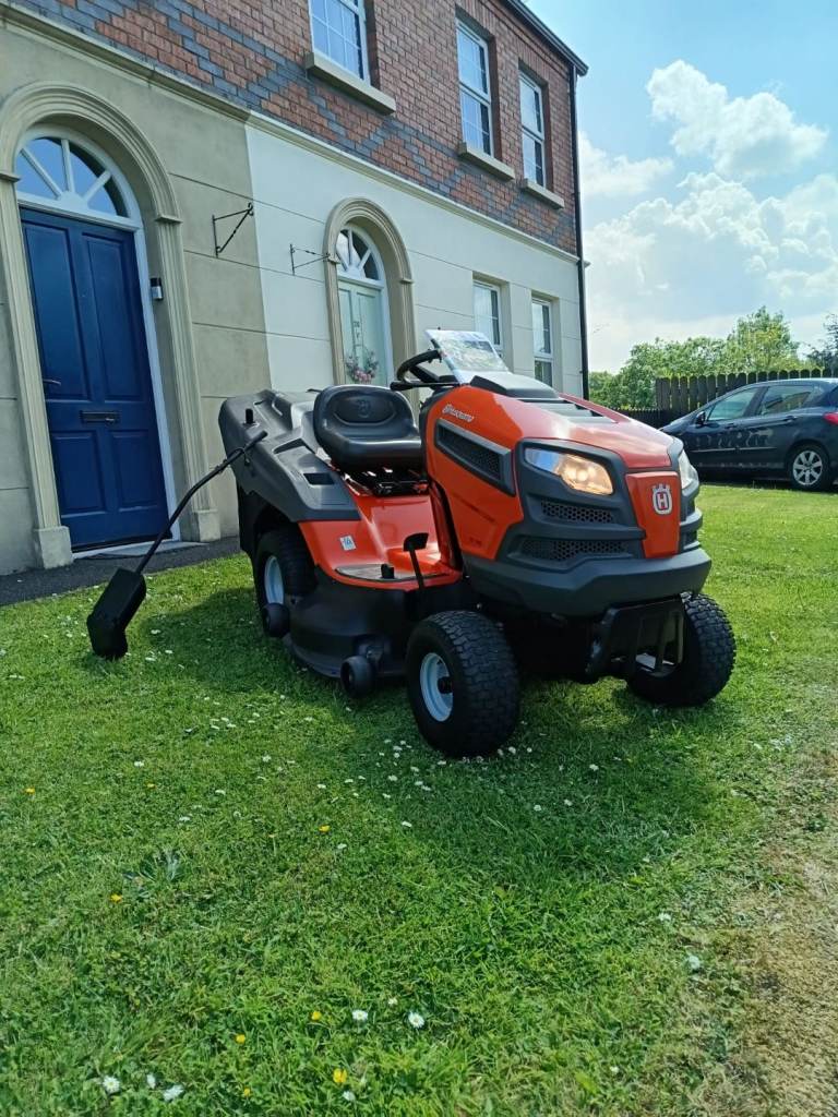 Husqvarna ride on lawnmower 