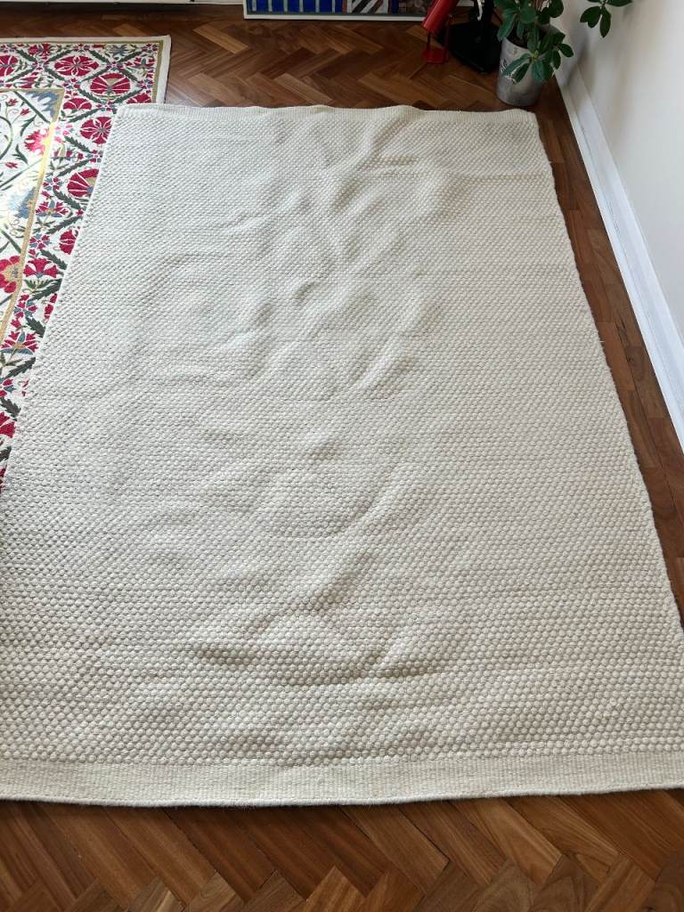 Urbanara wool rug 140 cm X 210 cm