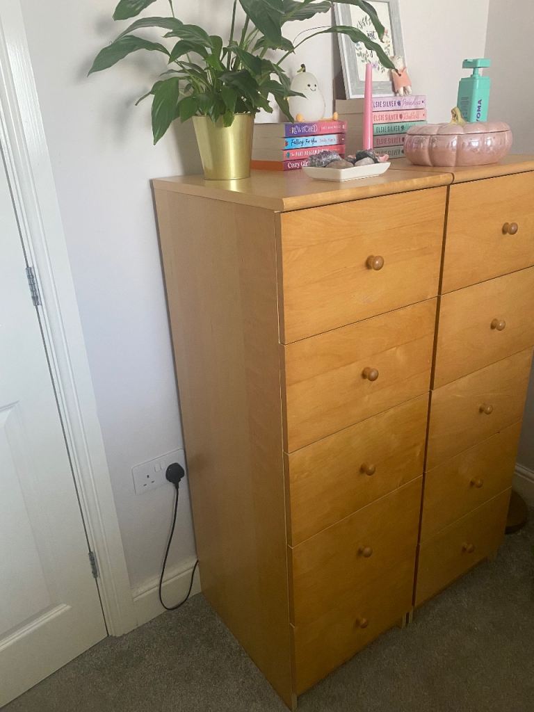 Tall chest of drawers 