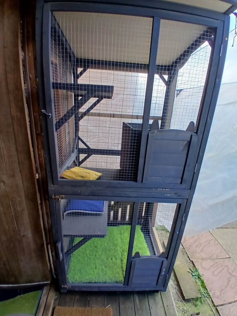 Costway outdoor indoor catio house