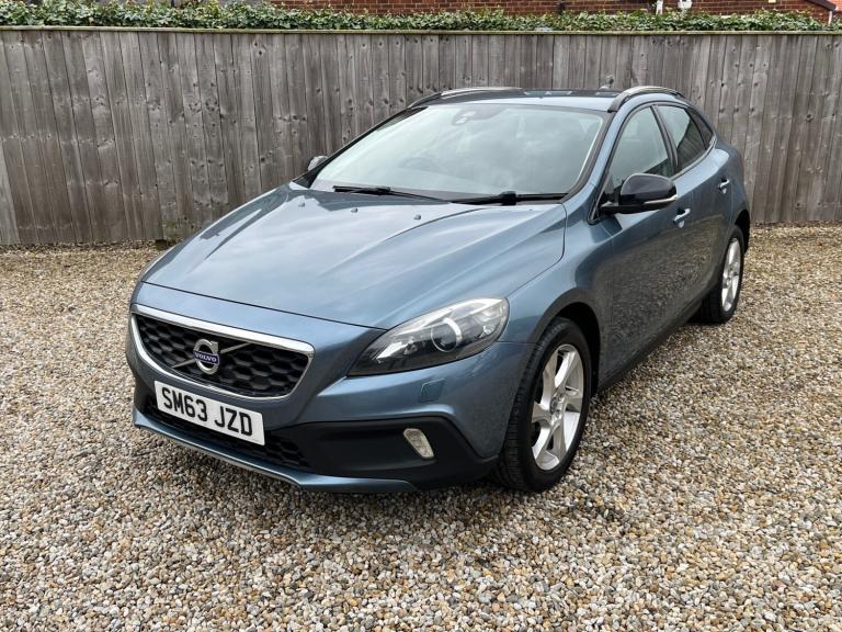 2014 Volvo V40 D2 Cross Country Lux 5dr HATCHBACK Diesel Manual