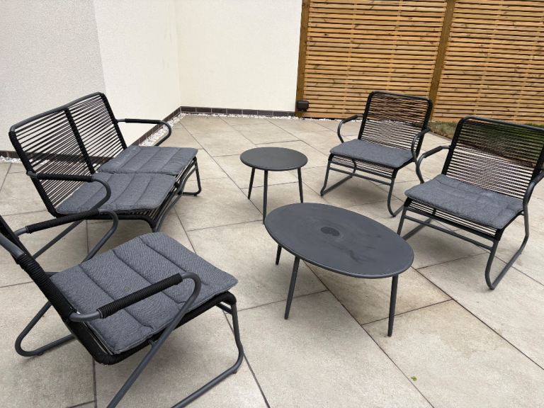 Outdoor Patio Furniture Set with Cushions – Grey, Good Condition