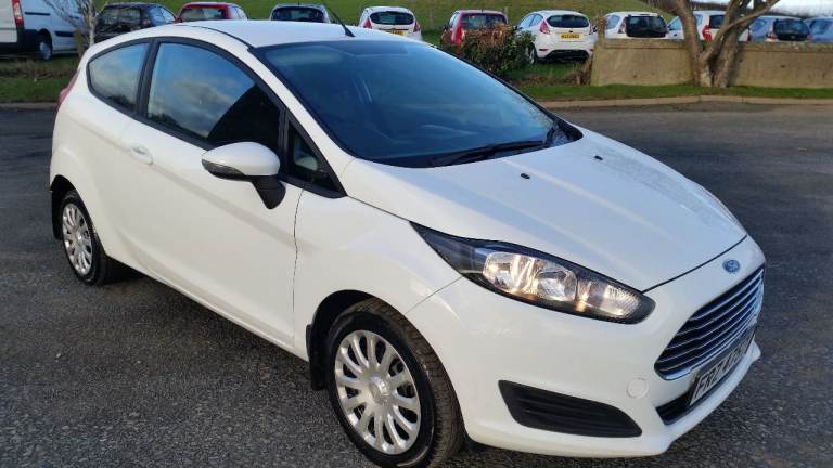 *!*NEW TIMING BELT KIT*!* 2013 Ford Fiesta 1.25  **MOT 18 OCT 26** **£35 ROAD TAX** FACELIFT