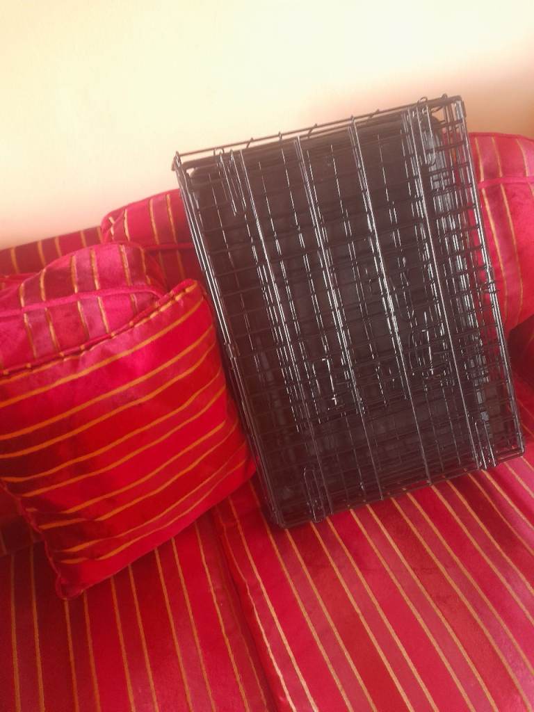 Small dog cage. Crieff £10