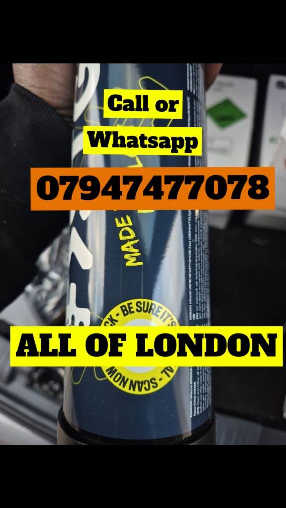 Samsung Galaxy GX5W5W Xs Flip 8 unlocked 354gb mint condition cream Boxed with charger cable