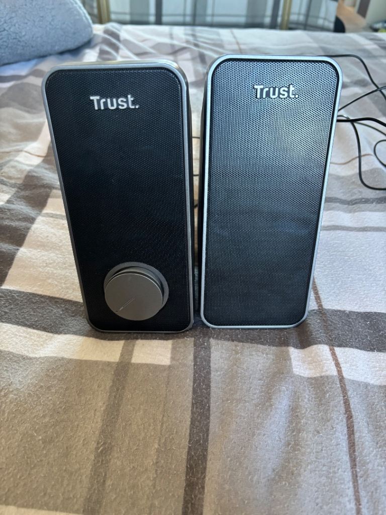 Trust monitor speakers 