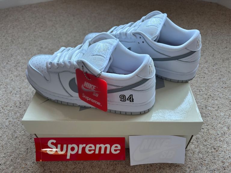 Supreme x Nike Dunk Low SB