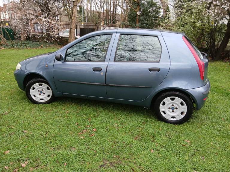 Fiat, PUNTO, Hatchback, 2004, Manual, 1242 (cc), 5 doors