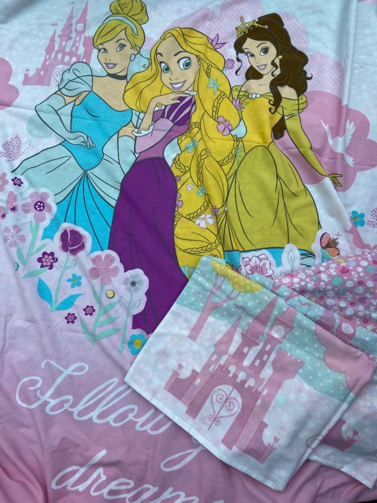 2x Disney Princess reversible Duvet Covers and Pillowcase Set – Good Condition