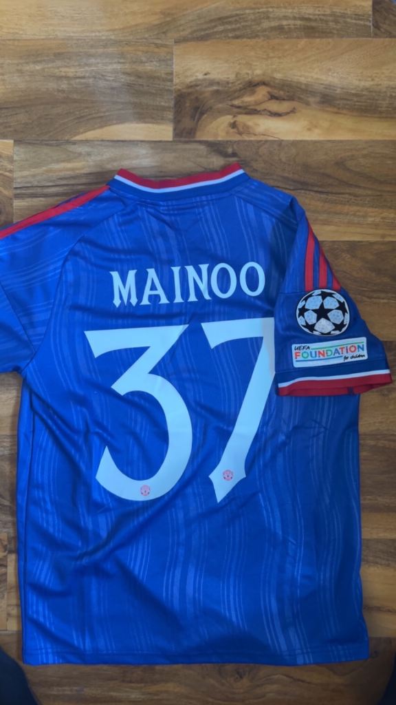 Manchester united Mainoo size S