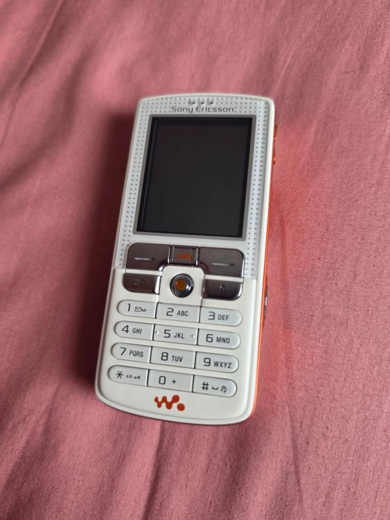 Sony Ericsson w800i Walkman Phone