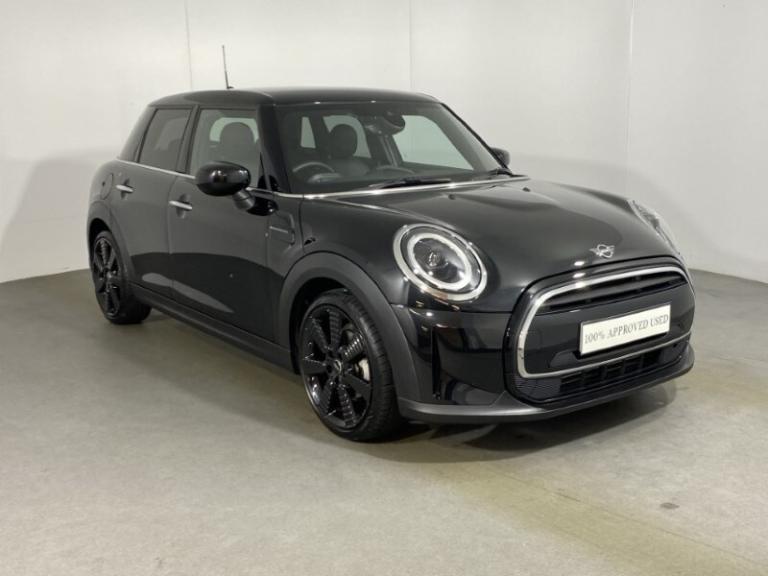 MINI HATCHBACK 1.5 Cooper Exclusive Premium 5dr