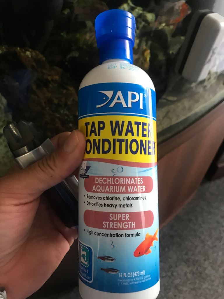 Tap water conditioner for fish tank