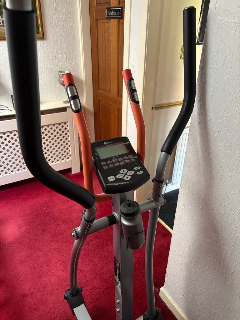 Cross trainer 