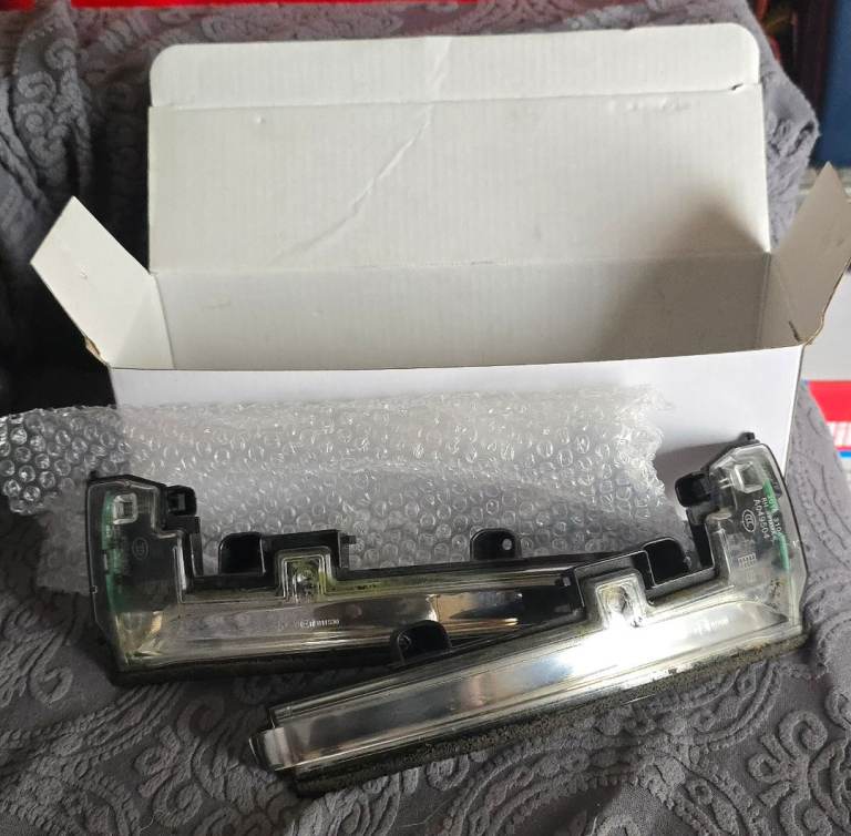 Genuine Range Rover Evoque L538 Wing Mirror Indicators (Left & Right Pair) OEM JLR