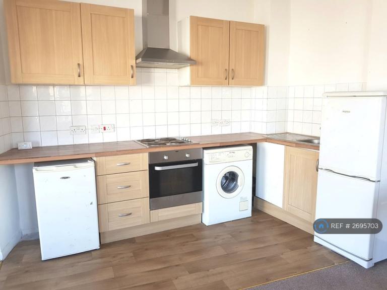 1 bedroom flat in Chippenham Road, Maida Vale, W9 (1 bed) (#2695703)