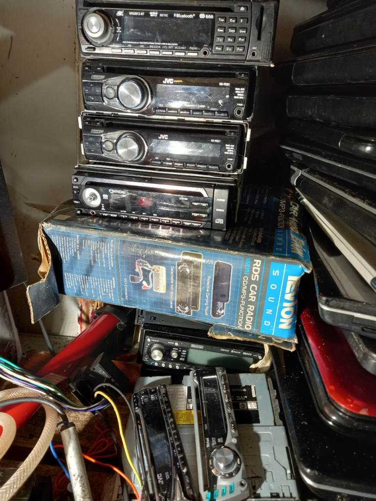 wholesale job lot 30 car radio cd all lot is ready to go